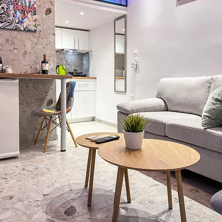 Ikaros Welcome Downtown Loft - Explore Center By Foot - Close To Arch Of Galerius *